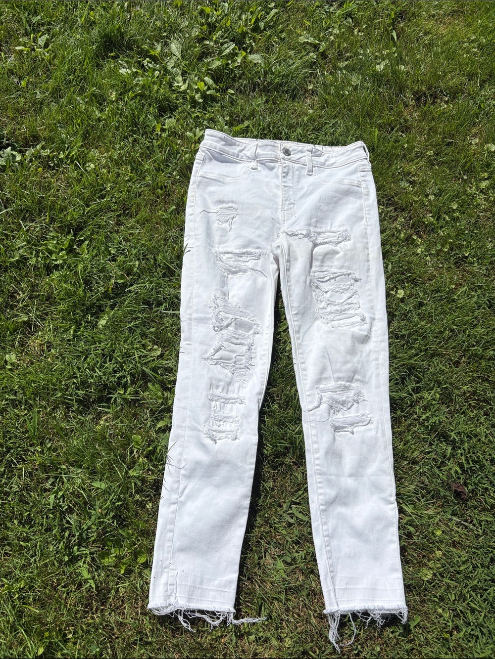 American Eagle Outfitters White Distressed Skinny Jeans